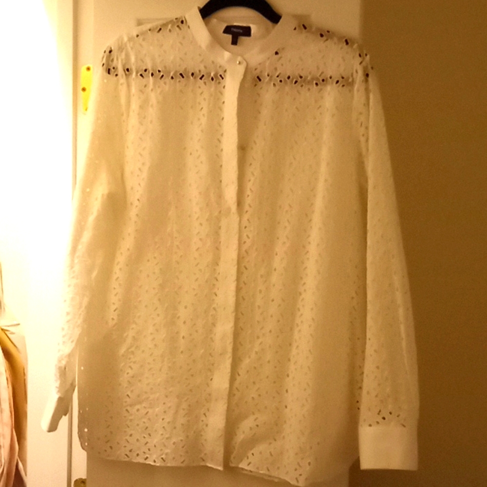 white broderi shirt